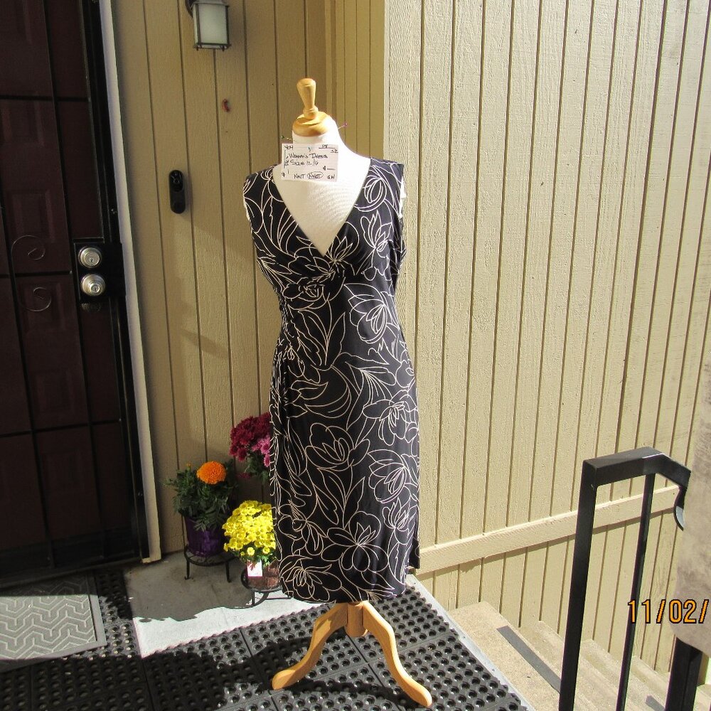 #404  NEW WOMEN'S BLACK FLORAL PRINT DRESS BY PHASE EIGHT  (SIZE 12US / 16UK)